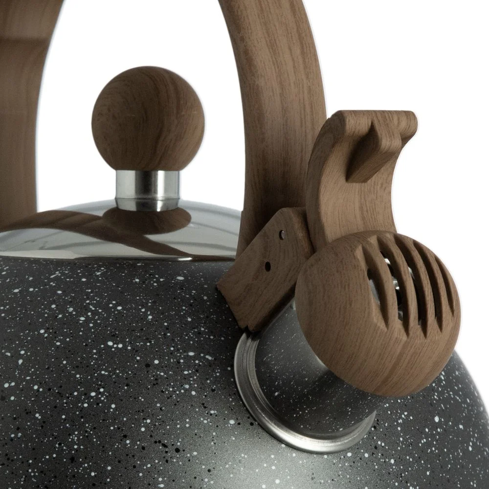 Alça ergonômica com acabamento amadeirado da chaleira Stone Wood